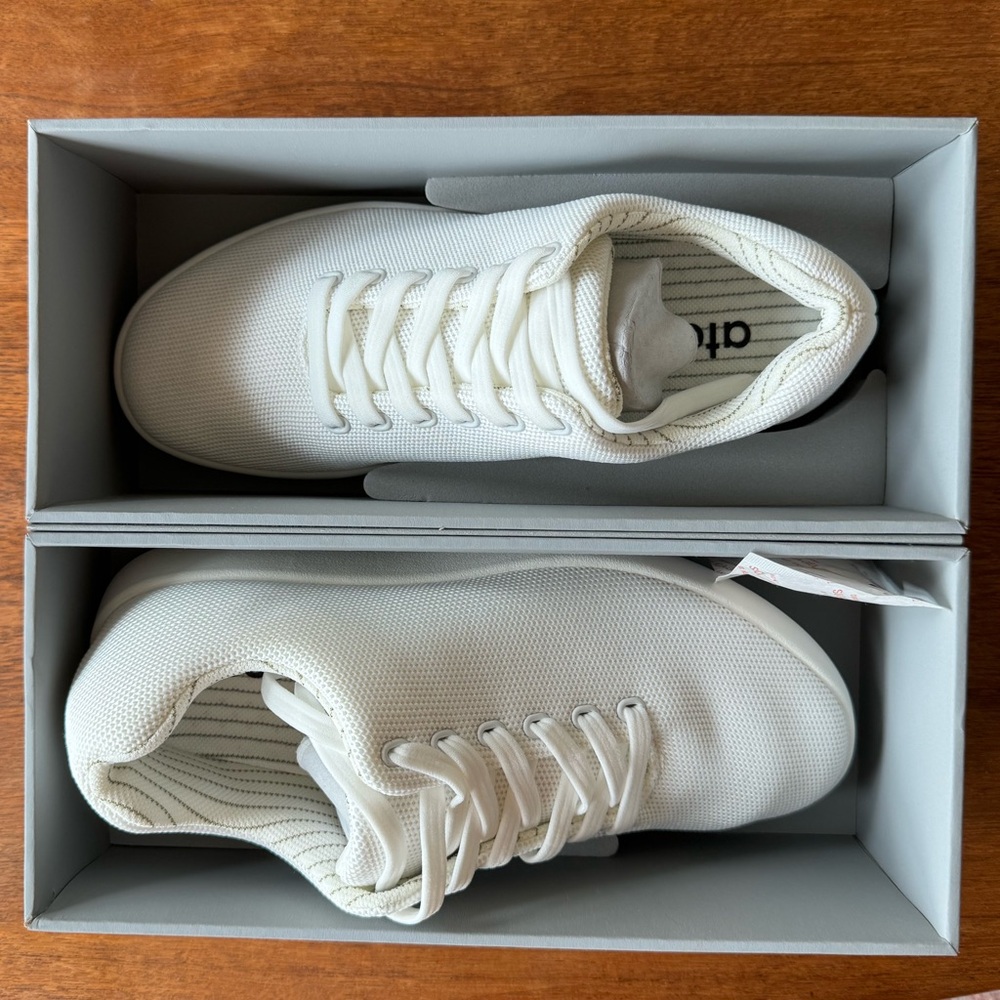 Atoms white sneakers